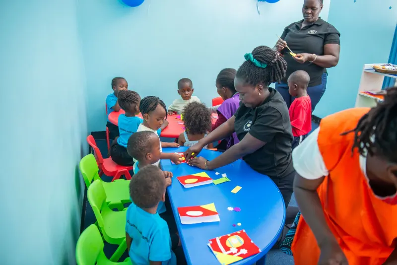 Children taking part in an arts and crafts session at Doxa Kindergarten — photo 4 of 11