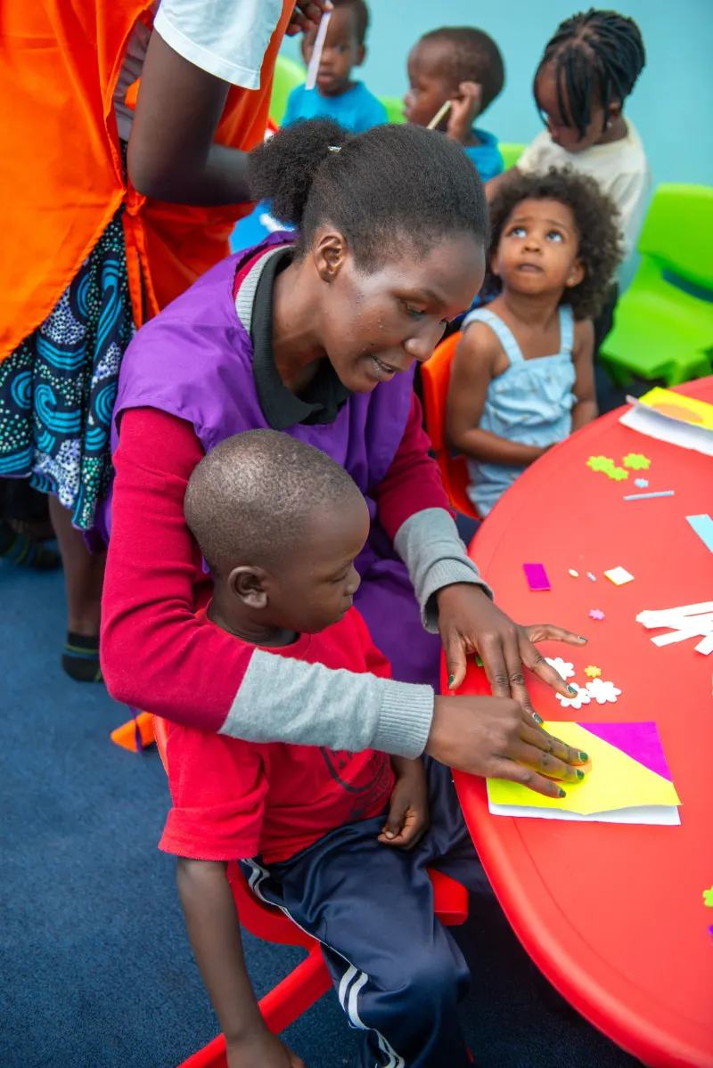 Children taking part in an arts and crafts session at Doxa Kindergarten — photo 6 of 11