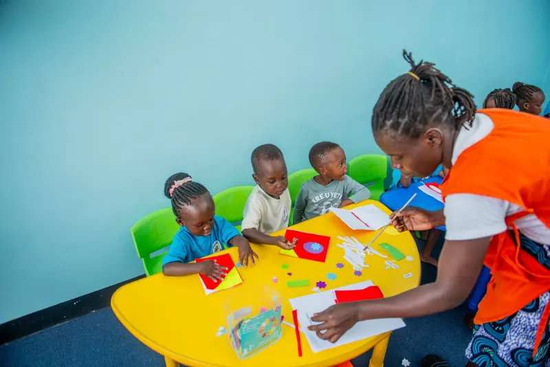 Children taking part in an arts and crafts session at Doxa Kindergarten — photo 7 of 11