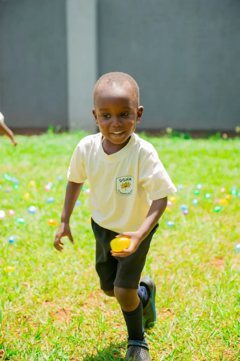 Children at the Doxa Kindergarten Easter egg hunt — photo 8 of 26