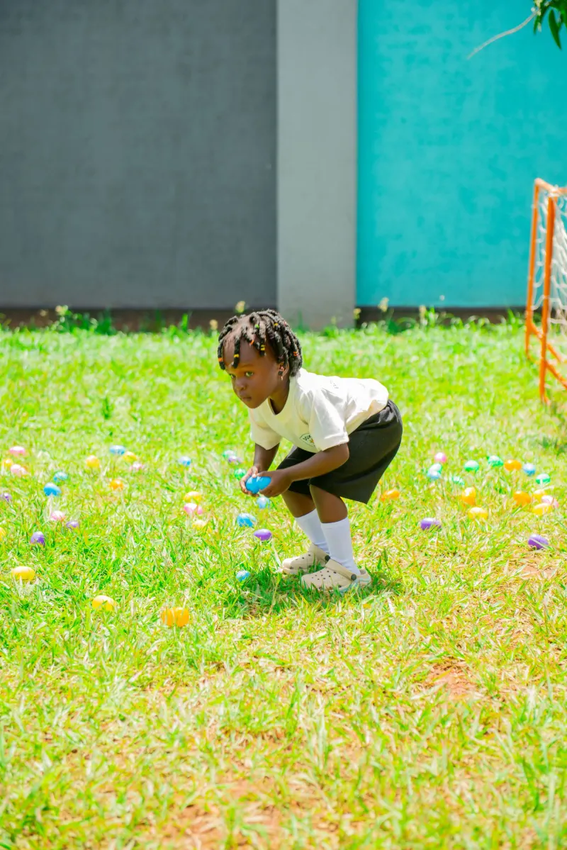 Children at the Doxa Kindergarten Easter egg hunt — photo 9 of 26