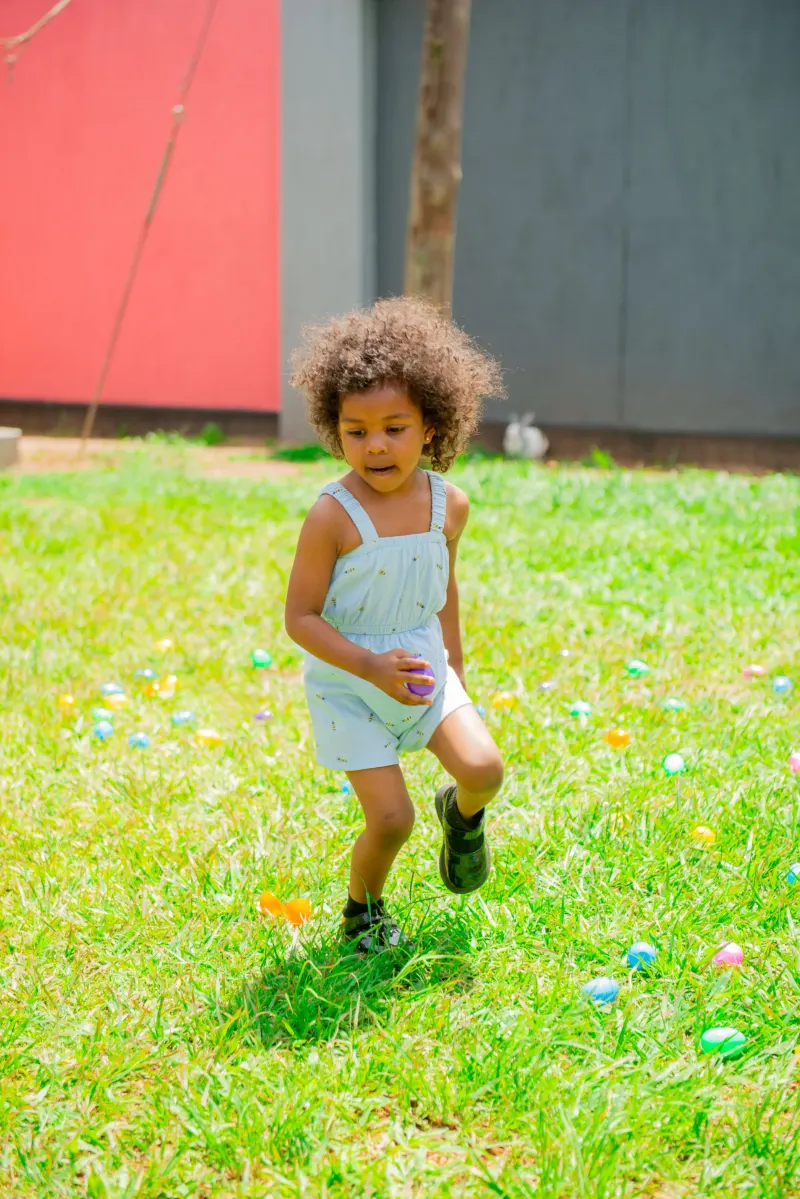 Children at the Doxa Kindergarten Easter egg hunt — photo 13 of 26