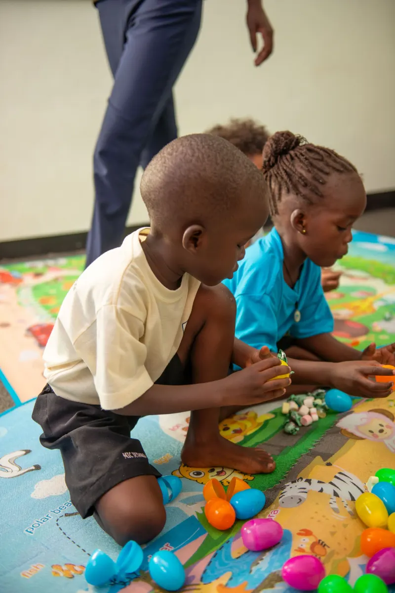 Children at the Doxa Kindergarten Easter egg hunt — photo 21 of 26